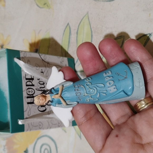 AngelStar Hope Angel Figurine - Picture 7 of 10